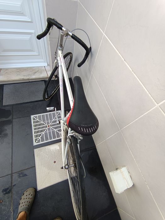 Bicicleta de Estrada Antiga –  Excelente Estado