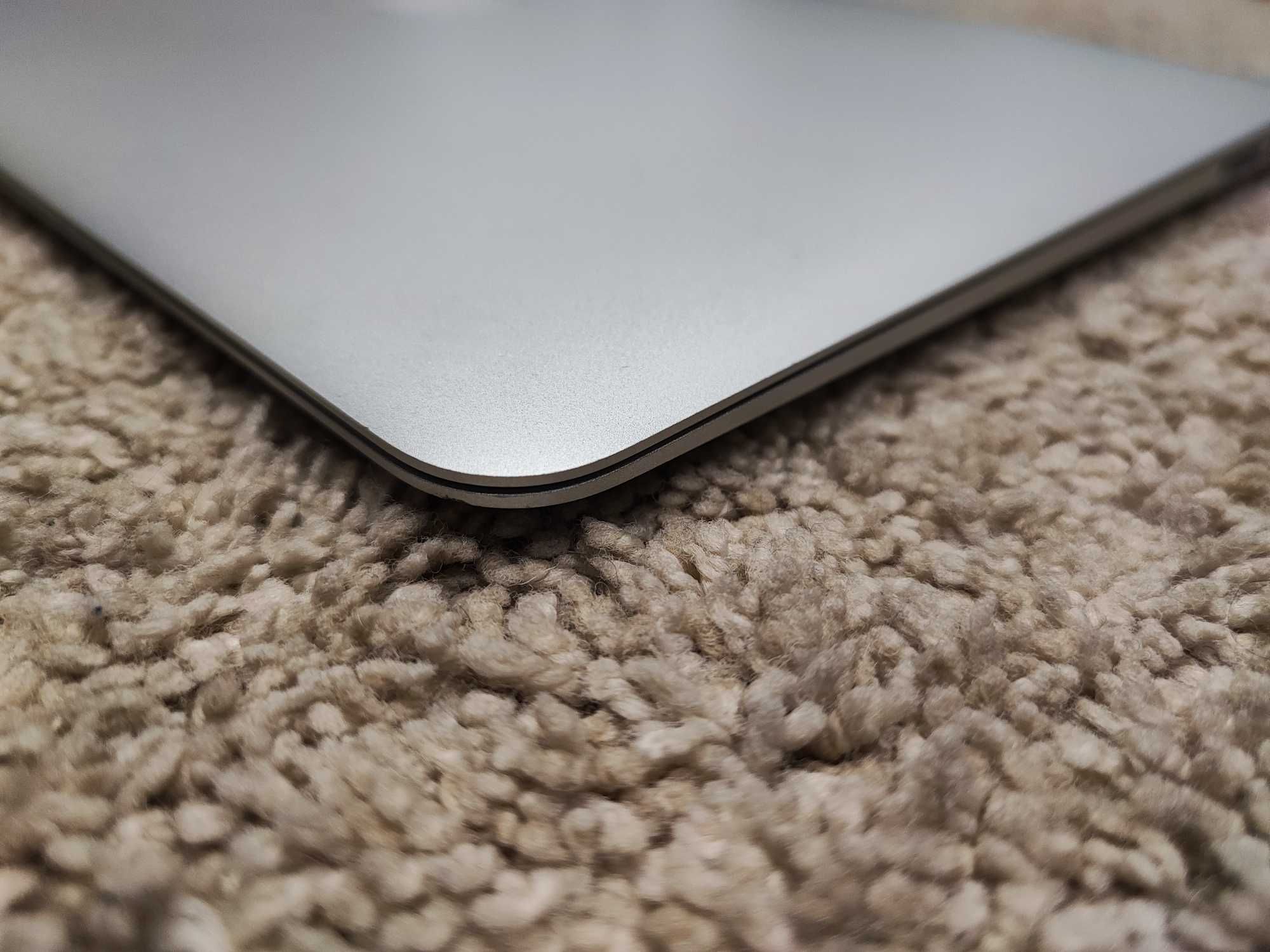 MacBook Air 13, mid 2012, A1466, i5, 4GB RAM, SSD 256GB