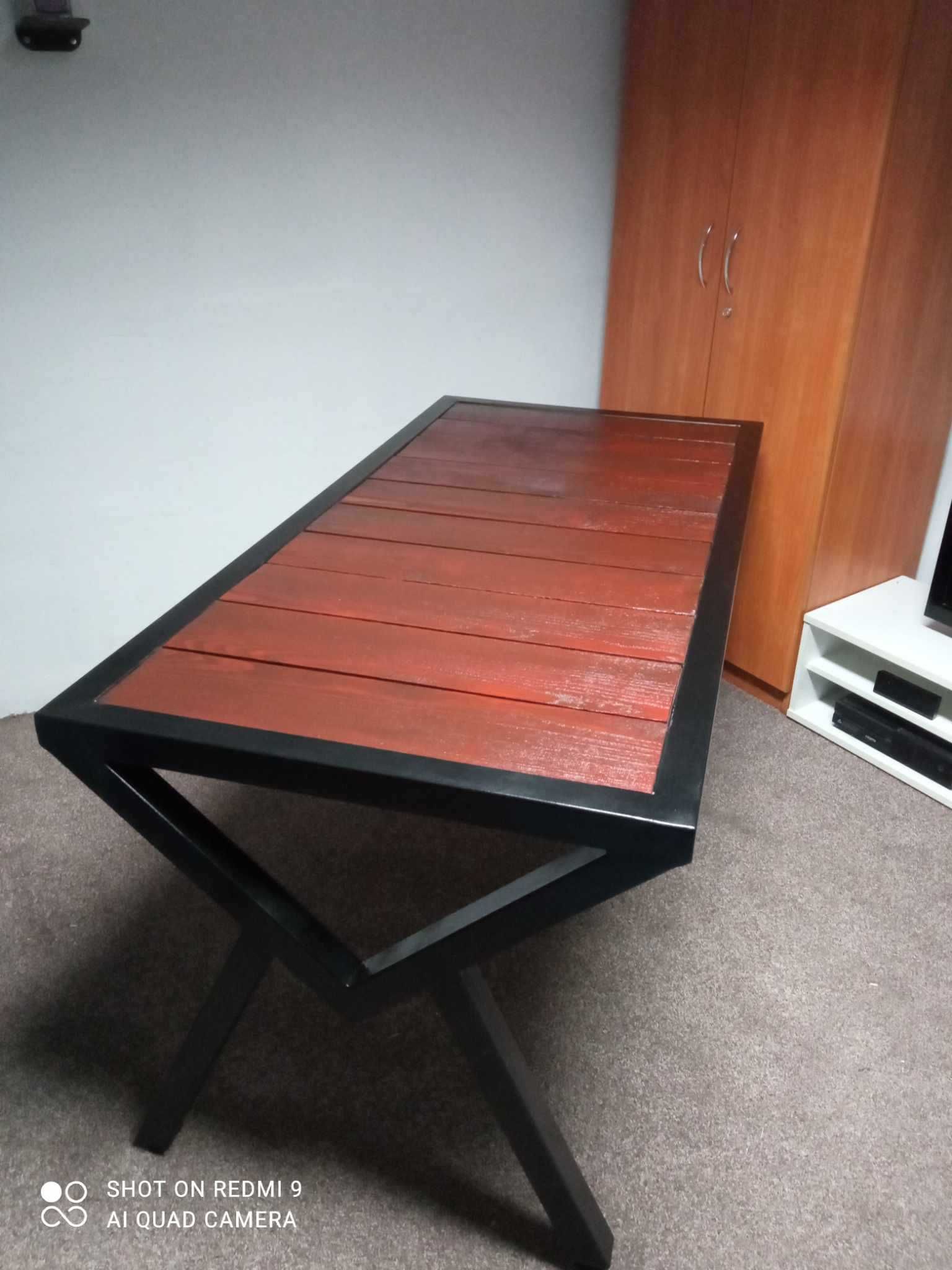 Stół w stylu nowoczesnym