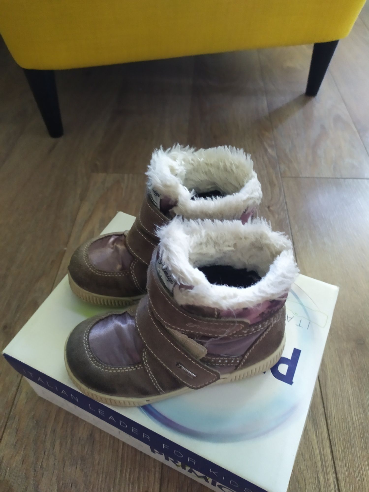Buty zimowe r.25 Primigi