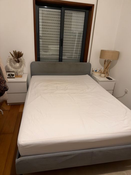 Cama e colchão usado