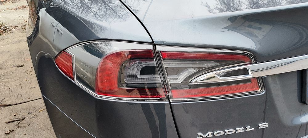 Ліхтар лівий в крило Tesla Model S 12-20