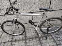 Bicicleta de montanha em alumínio