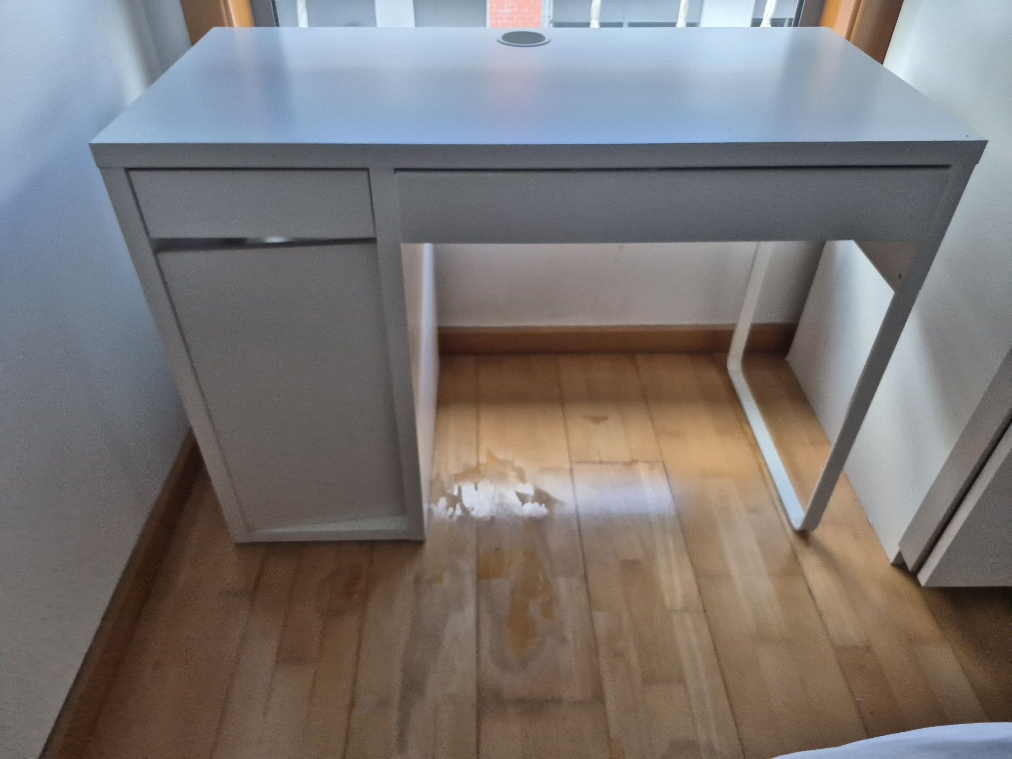 Secretaria branca, modelo ikea