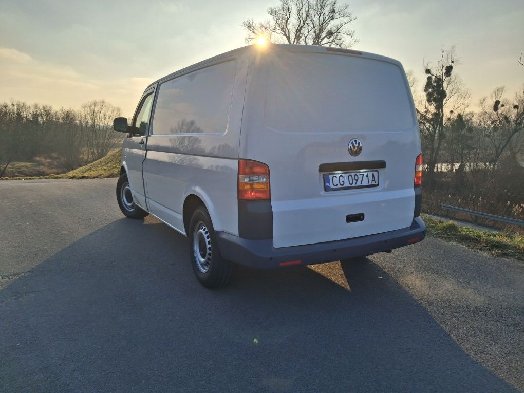 Sprzedam Volkswagena T5 KLIMA