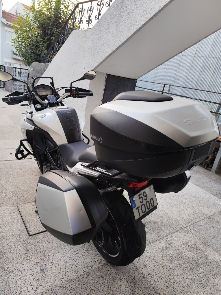 Mota  Benelli como nova