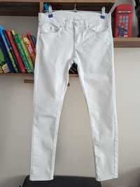 Білі нові джинси