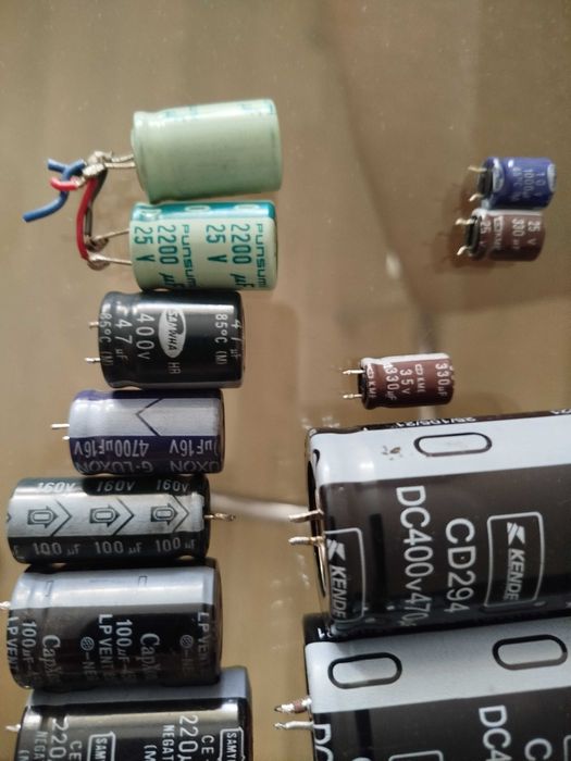 Конденсатор KENDE CD294 470uF 400V