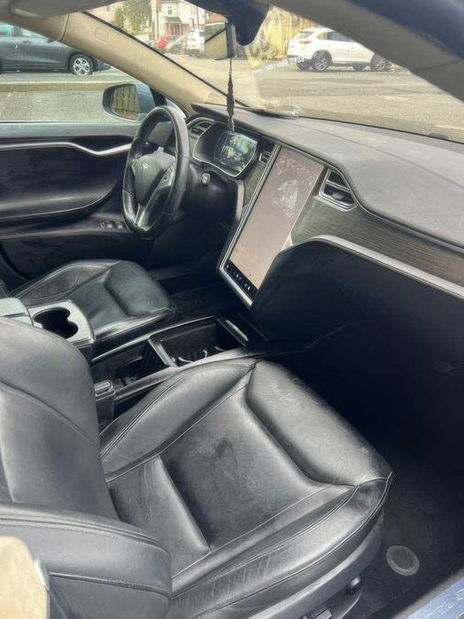 Tesla Model S 90D      2016