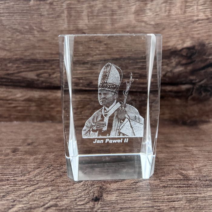 Statuetka szklana z JP II