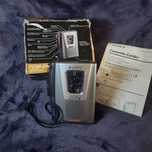 Walkman Sony TCM-20DV – Kasetowy Dyktafon w Doskonałym Stanie!