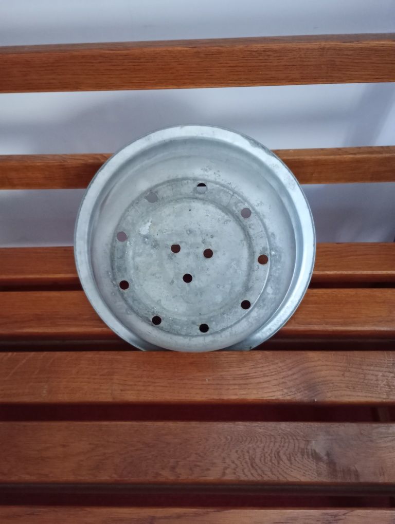Ażurowa miska na kwiaty