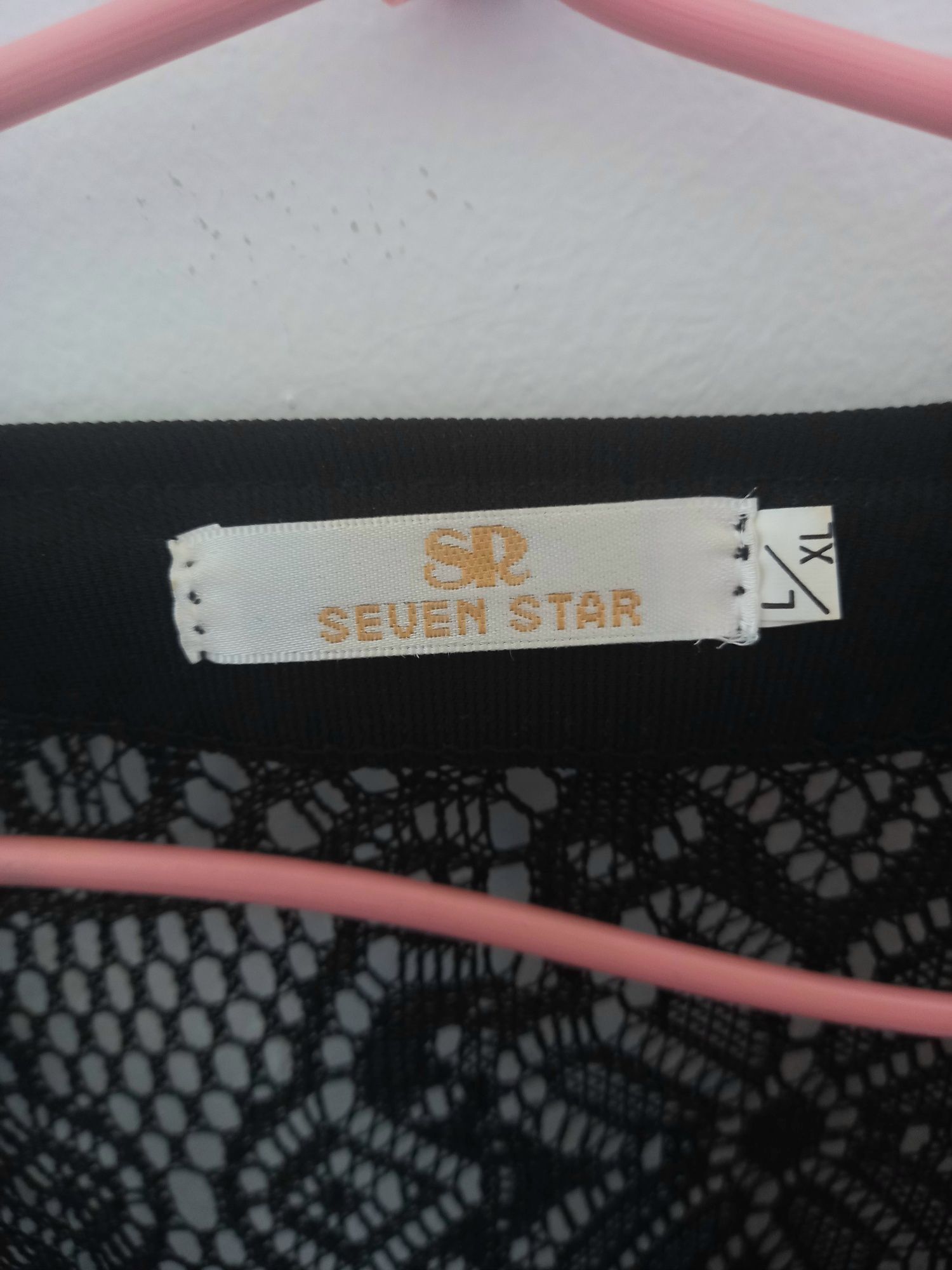 Blazer renda e apliques dourados