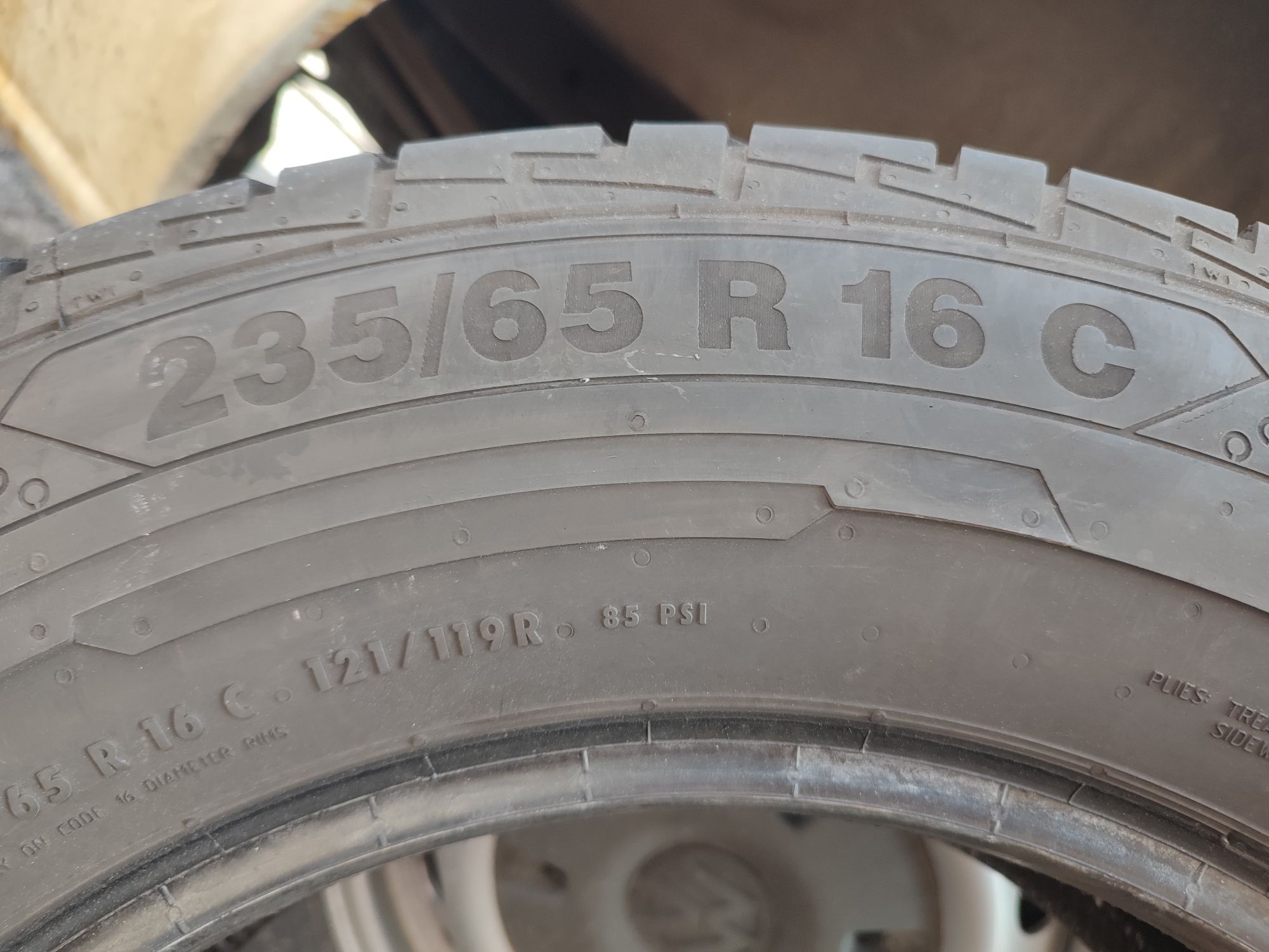 Pojedyncza opona Continental ContiVanContact100 235/65/16 C