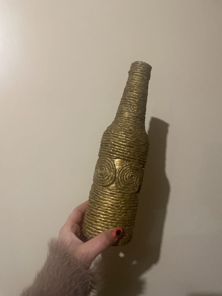 Złota ozdobna handmade butelka świecznik pomalowana na złoto