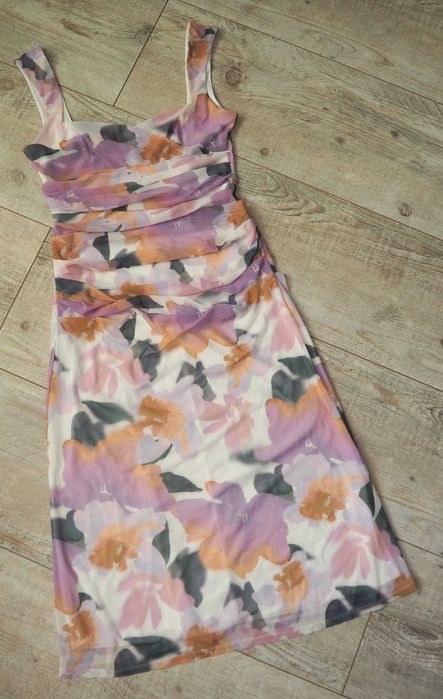 ASOS_wizytowa sukienka z siateczki w kwiaty_drapowana_rozmiar 40