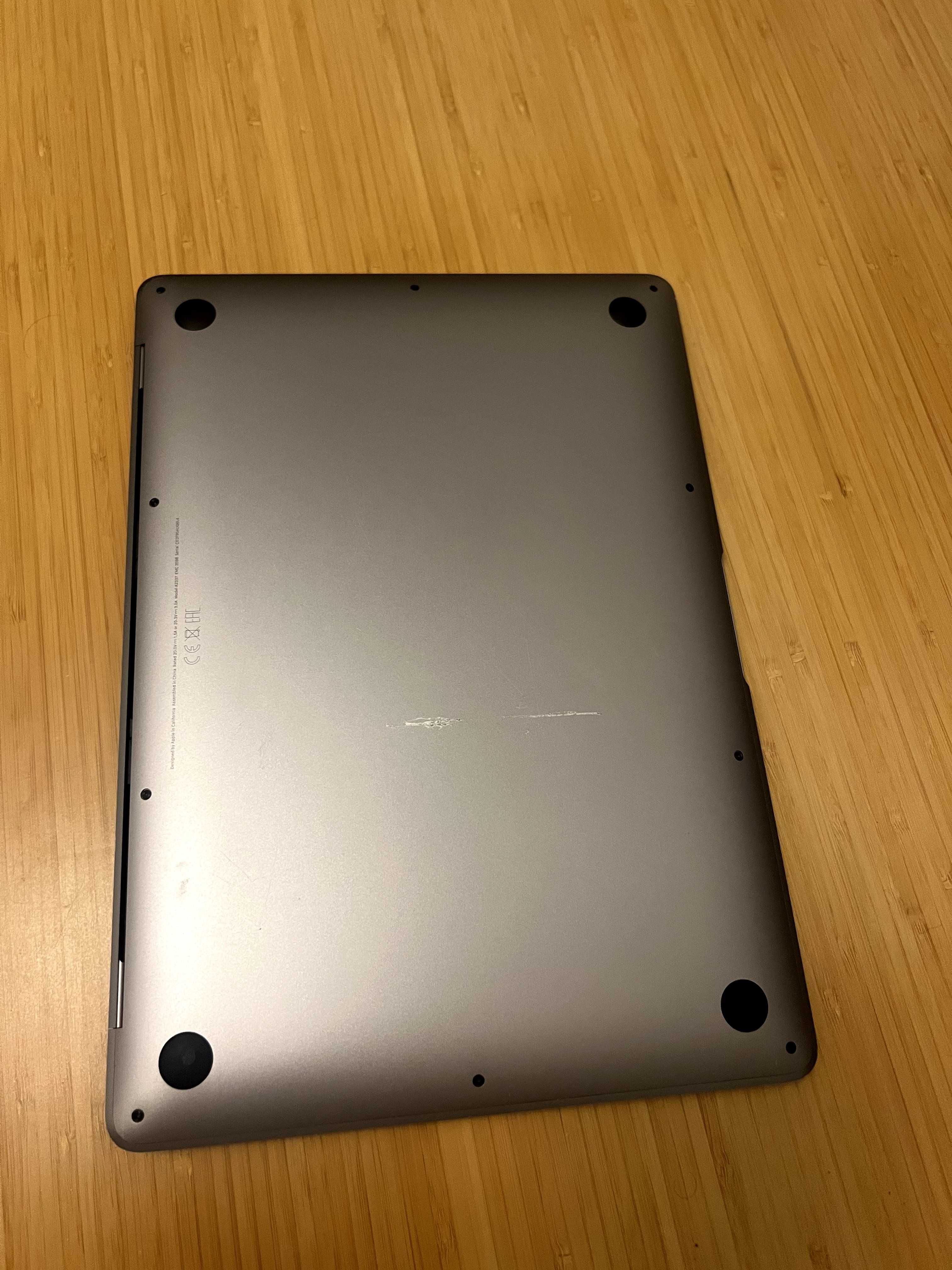 Apple MacBook Air M1 (2020)