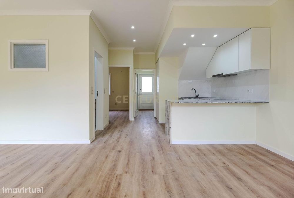 Apartamento - Andar moradia T1 Remodelado com Jardim Privativo – Senho