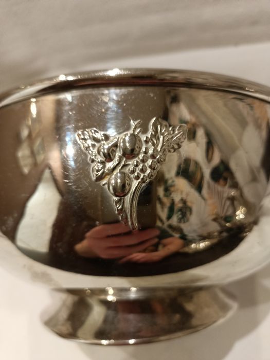 Piękna posrebrzana misa