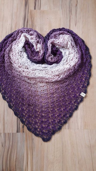 Chusta hand made szydełko ombre włóczka lilia fiolet biała złota nitka