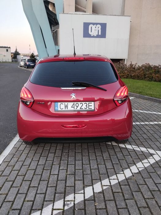 Peugeot 208, 2015r. Polski salon, pierwszy właściciel, 1.2 benzyna