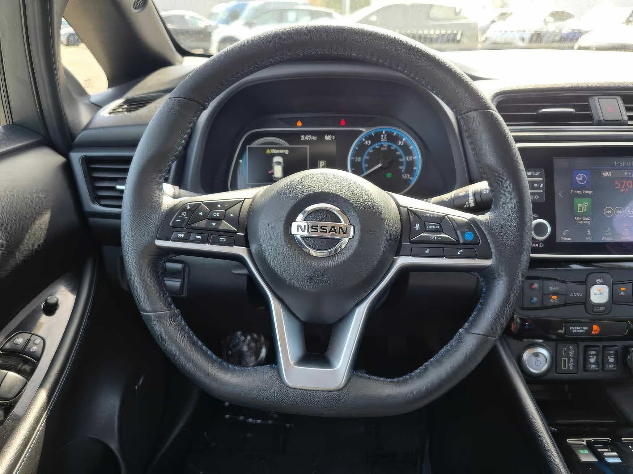 2022 Nissan LEAF SL Plus