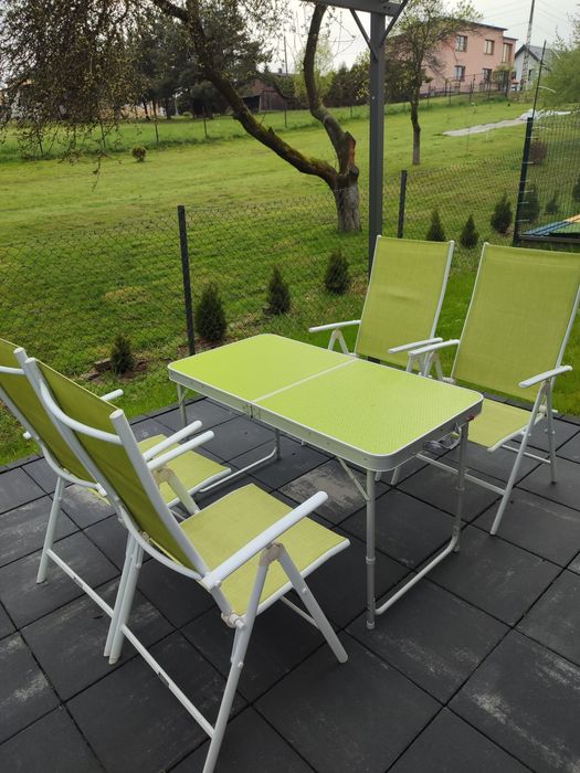 4 Krzesła rozkładane ogrodowe turystyczne, składany stół gratis