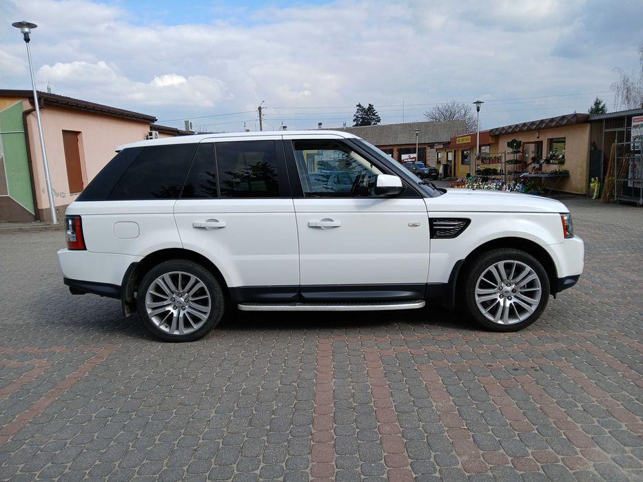 Ładny.  Uszkodzony silnik.