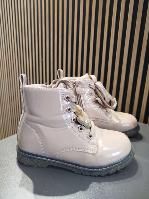 Buty dziewczęce lakierowane 29 – stan bardzo dobry