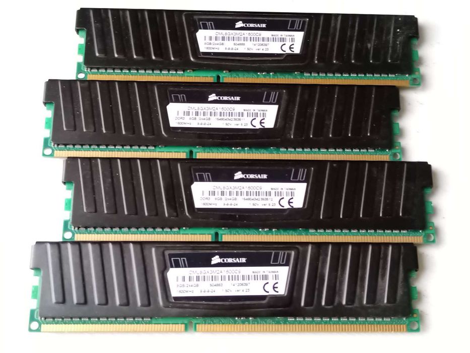 4GB DDR3 PC3-12800 1600MHZ. Corsair Vengeance LowProf. Для комп'ютера.