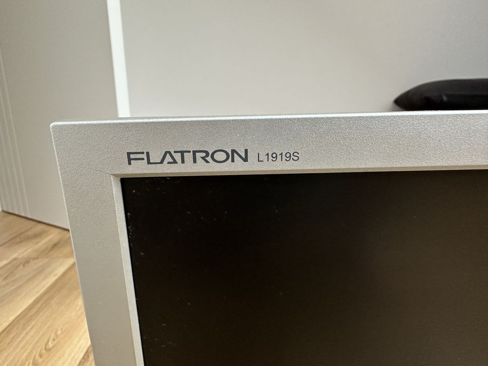 Monitor 19” LG Flatron L1919S sprawny w 100%