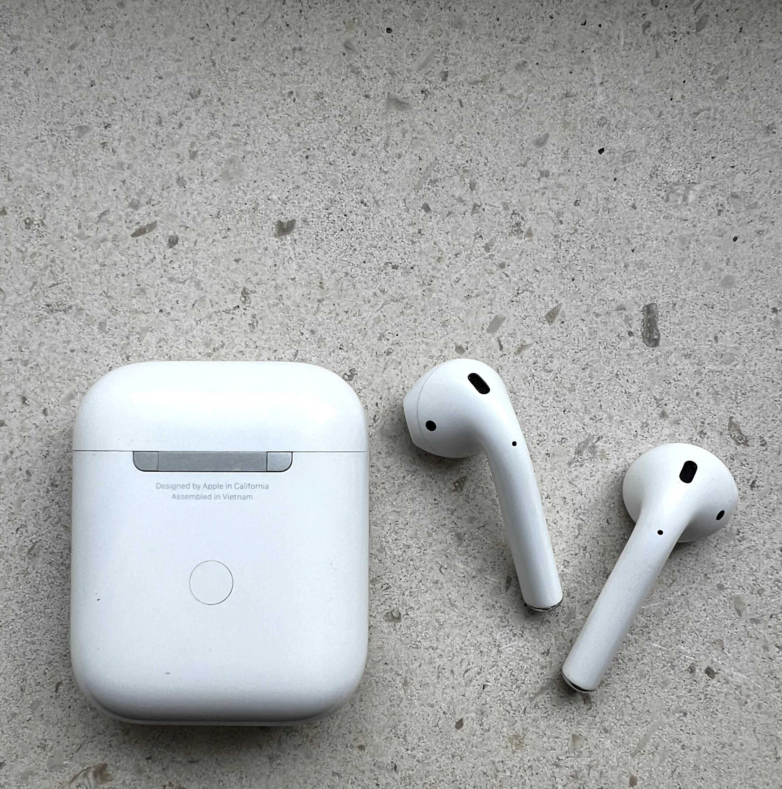 AirPods 2º Geração - Muito bom estado