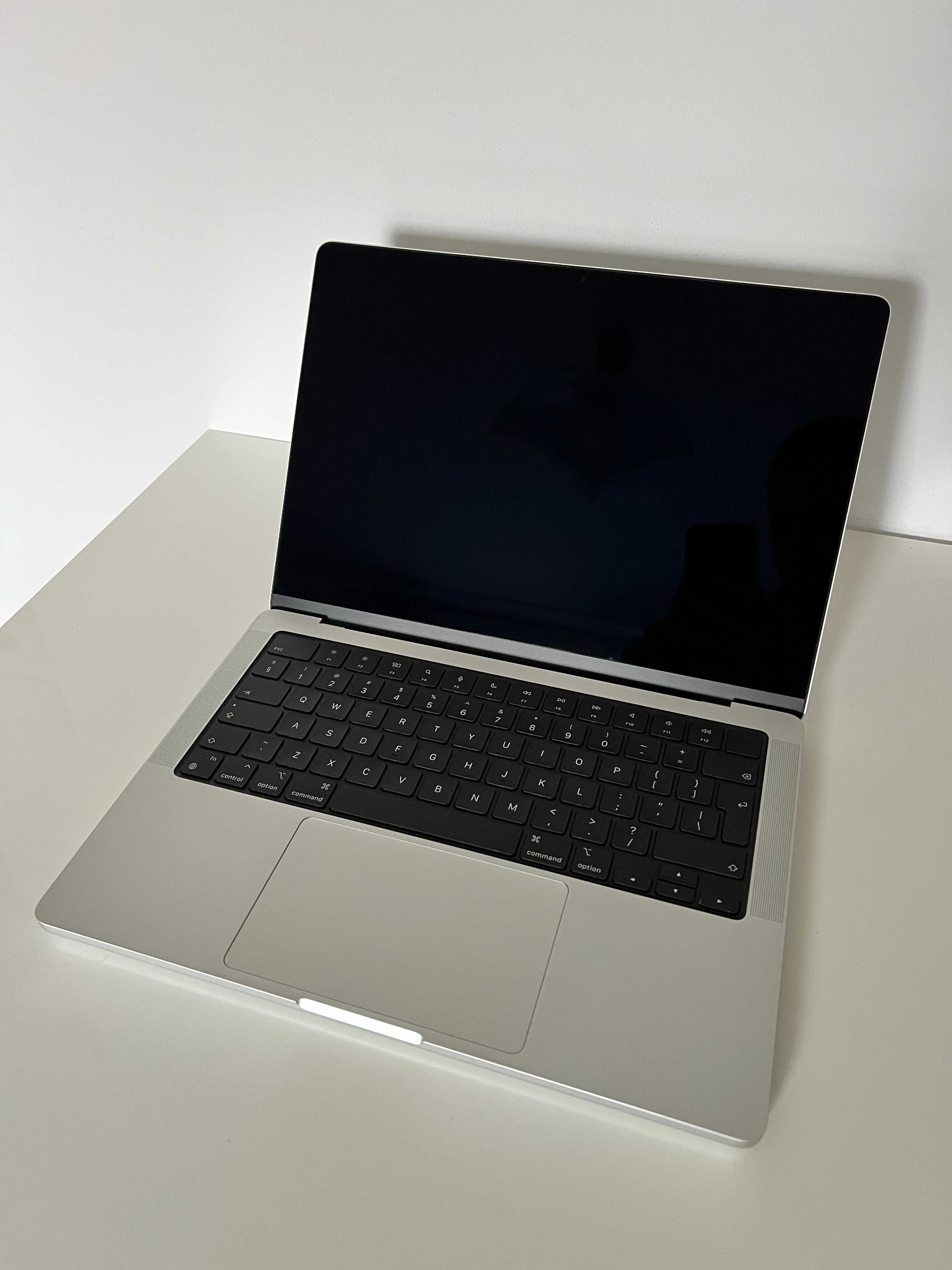 Apple MacBook Pro - M1 Pro | 14,2'' | 16GB | 512GB | Mac OS | Srebrny