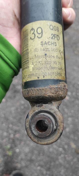 Амортизатор Mercedes W212