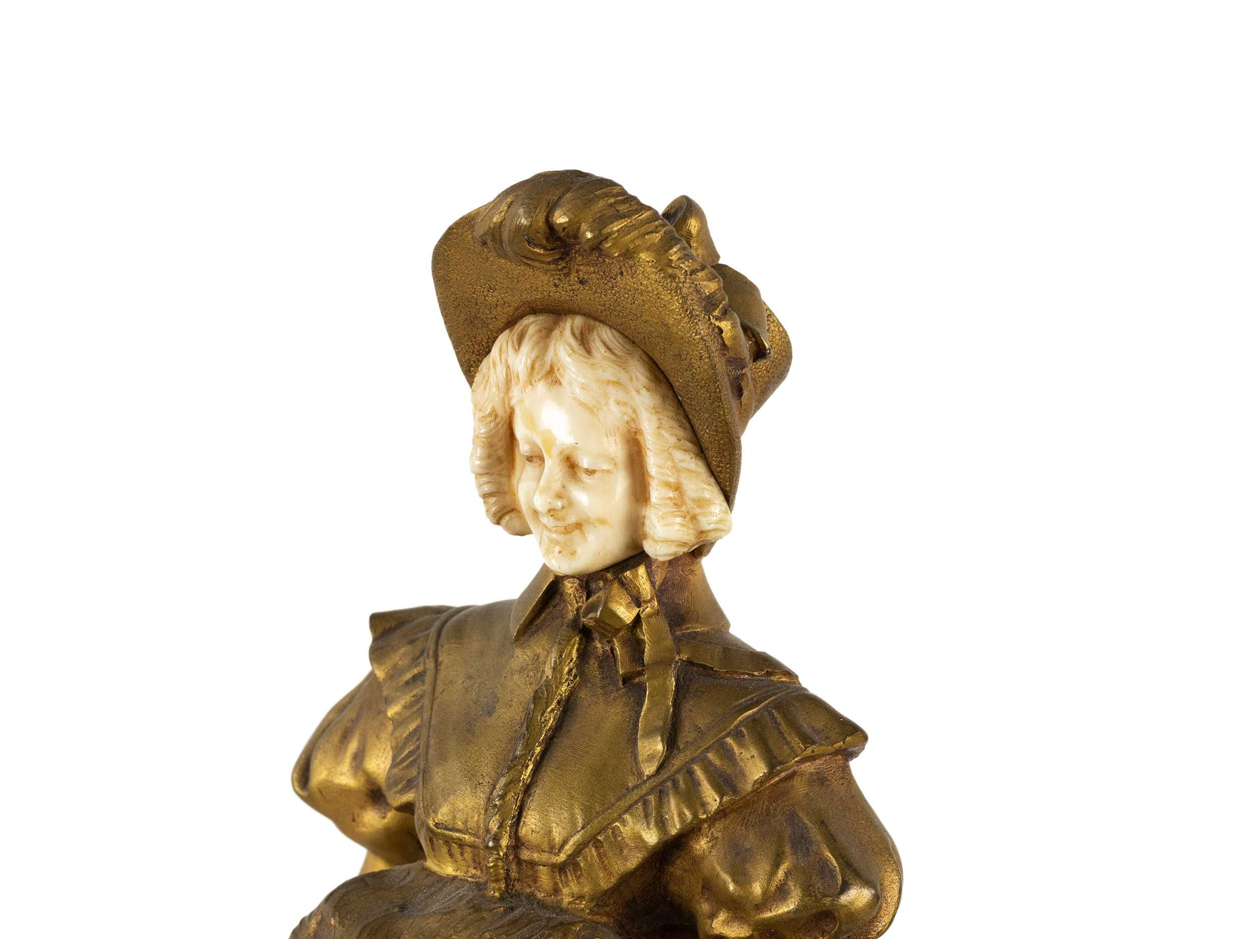 Estátua ouro mulher Charlotte Monginot | Arte Nova
