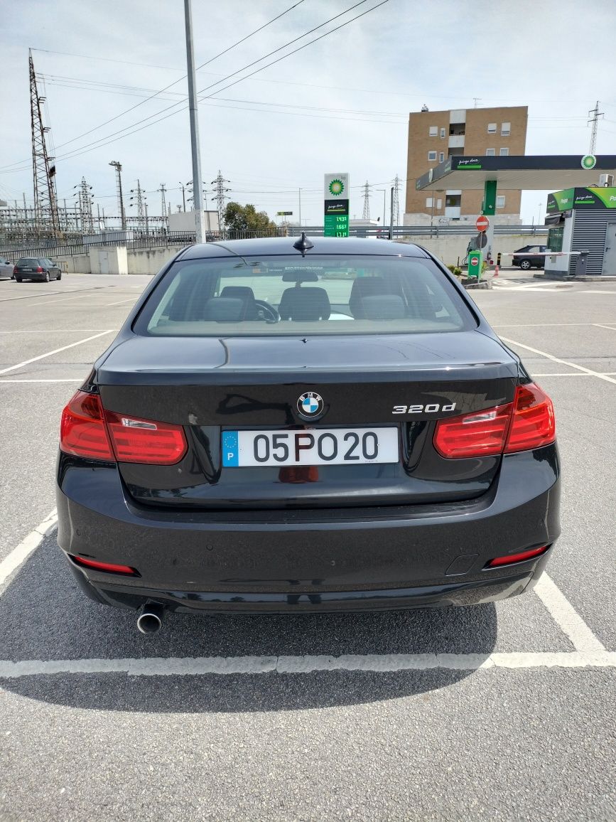 BMW 320d muito bem estimado