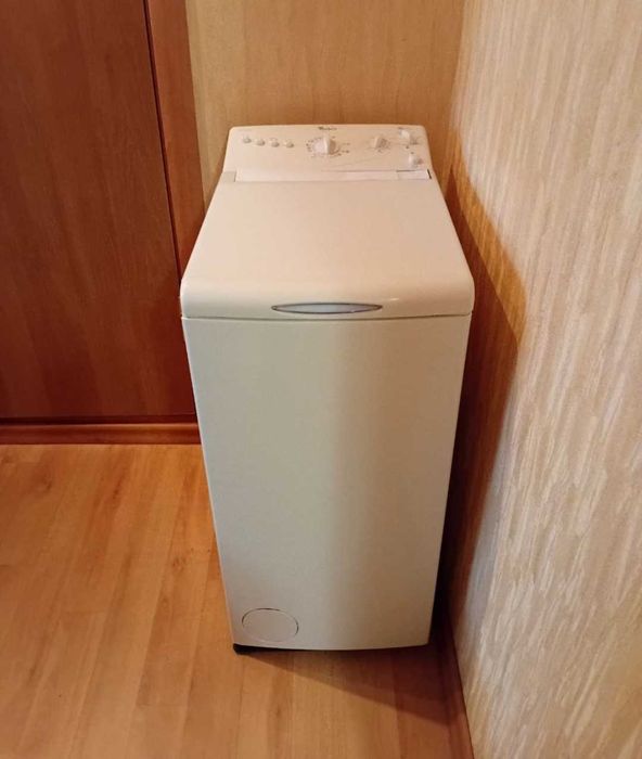 Продается стиральная машина Whirlpool в рабочем состоянии