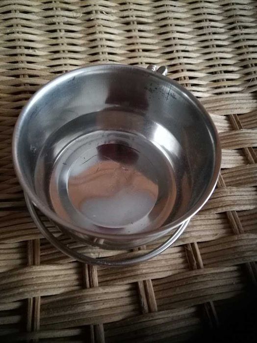 Miseczka dla królika ze stali nierdzewnej do zawieszenia w klatce