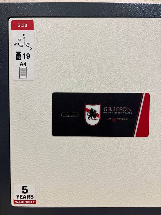 Меблевий Сейф Griffon