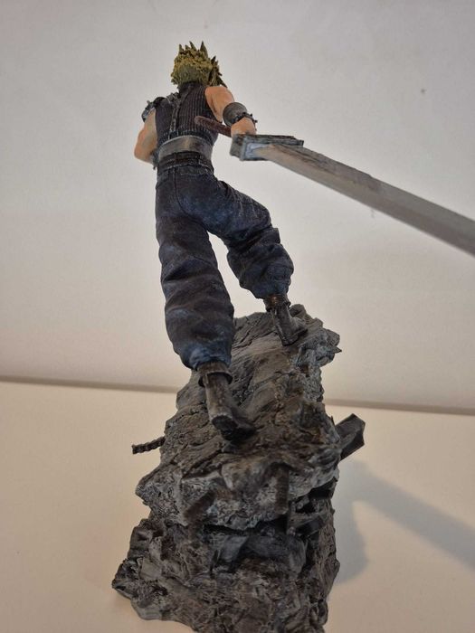 Figura Final Fantasy VII Remake Cloud Strife