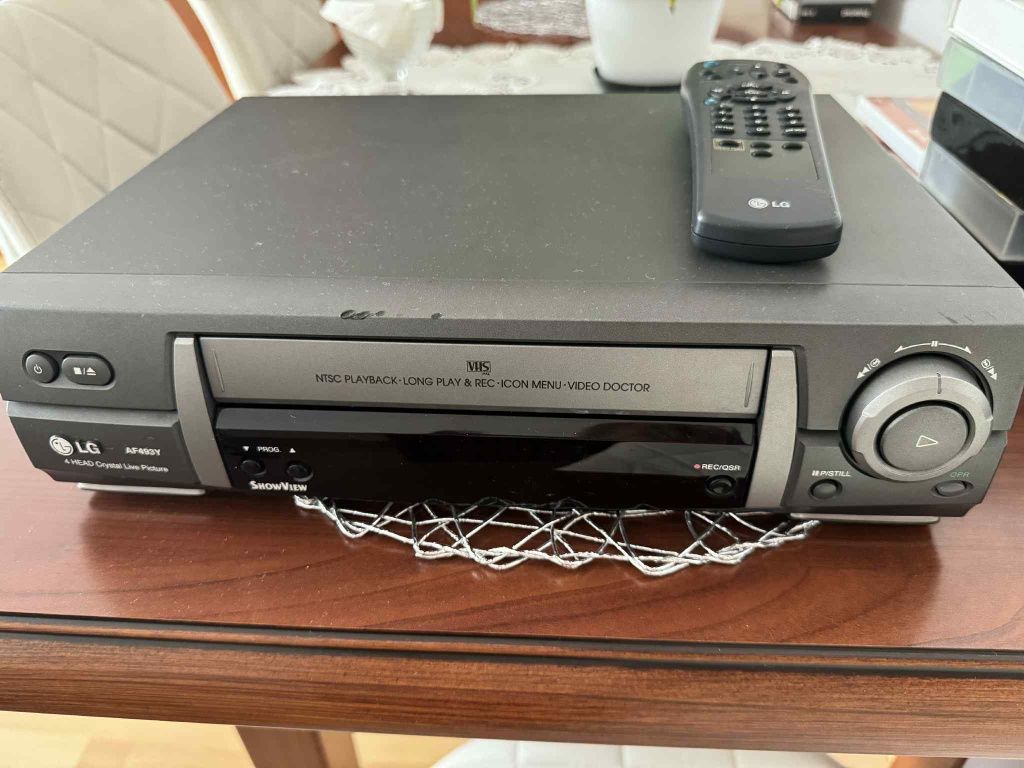 Magnetowid LG AF493Y + FILMY
