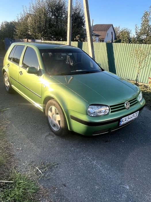 Продаю машину Volkswagen