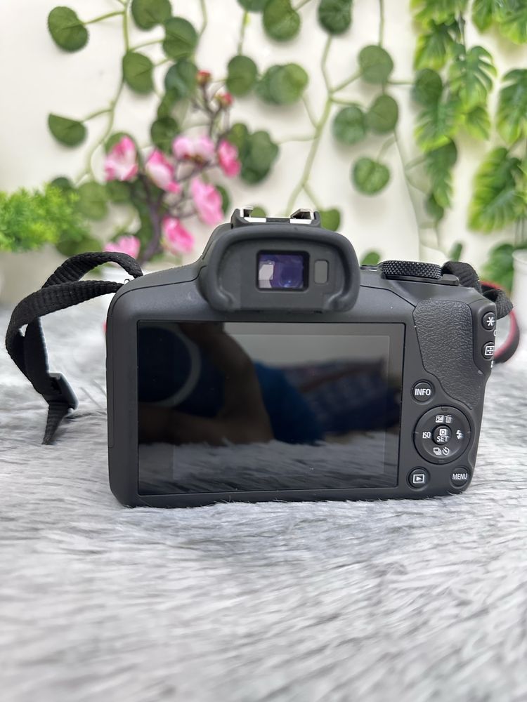 Canon Eos R100 WiFi/4k video com lente 18-45mm e bolsa