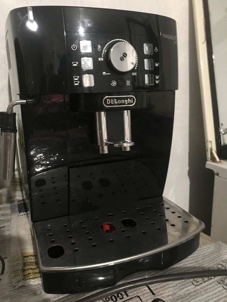 Кавоварка delonghi