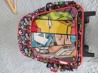 Mochila trolley avengers muito bom estado