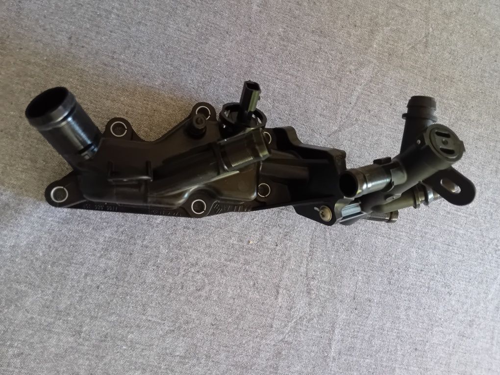 Obudowy  termostatu do Renault Captur 2015r