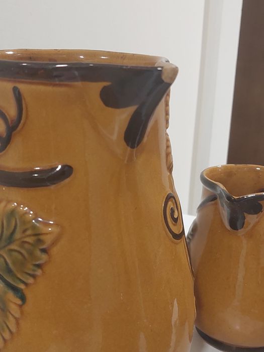 Jarros e 10 canecas de beber