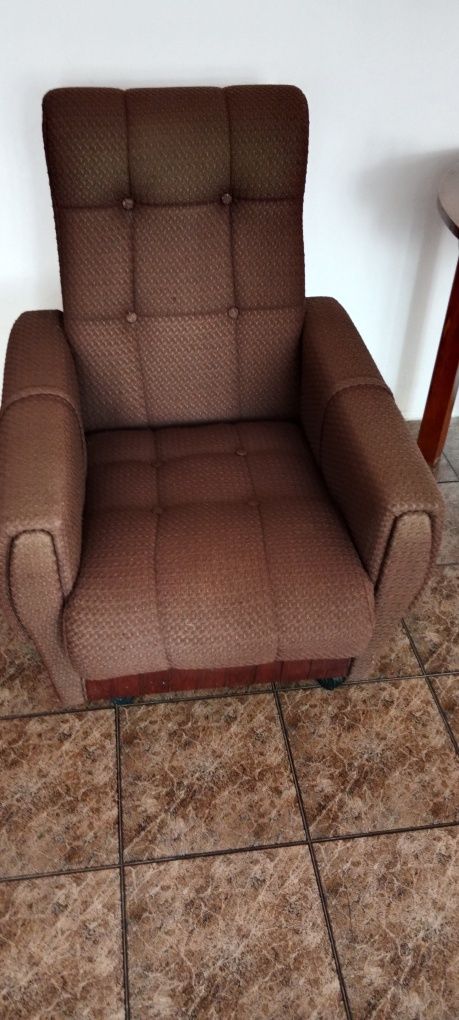 Fotel w kolorze braz