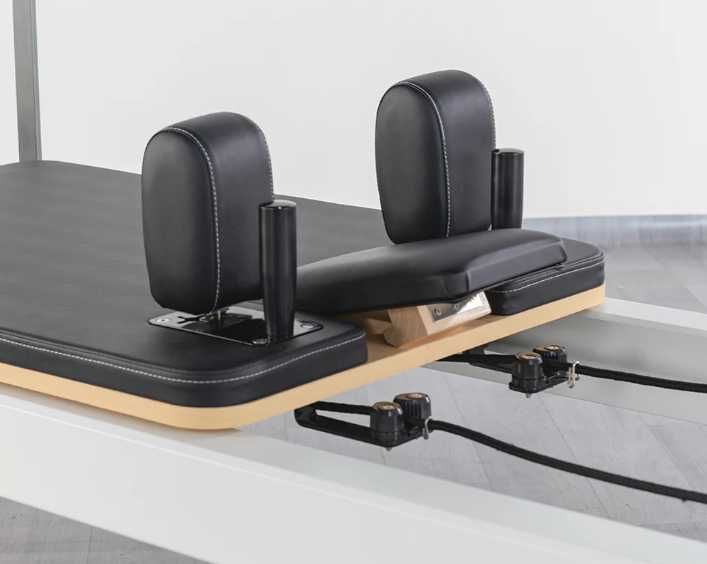 Nowy Biały Reformer Pilates Szara Tapicerka