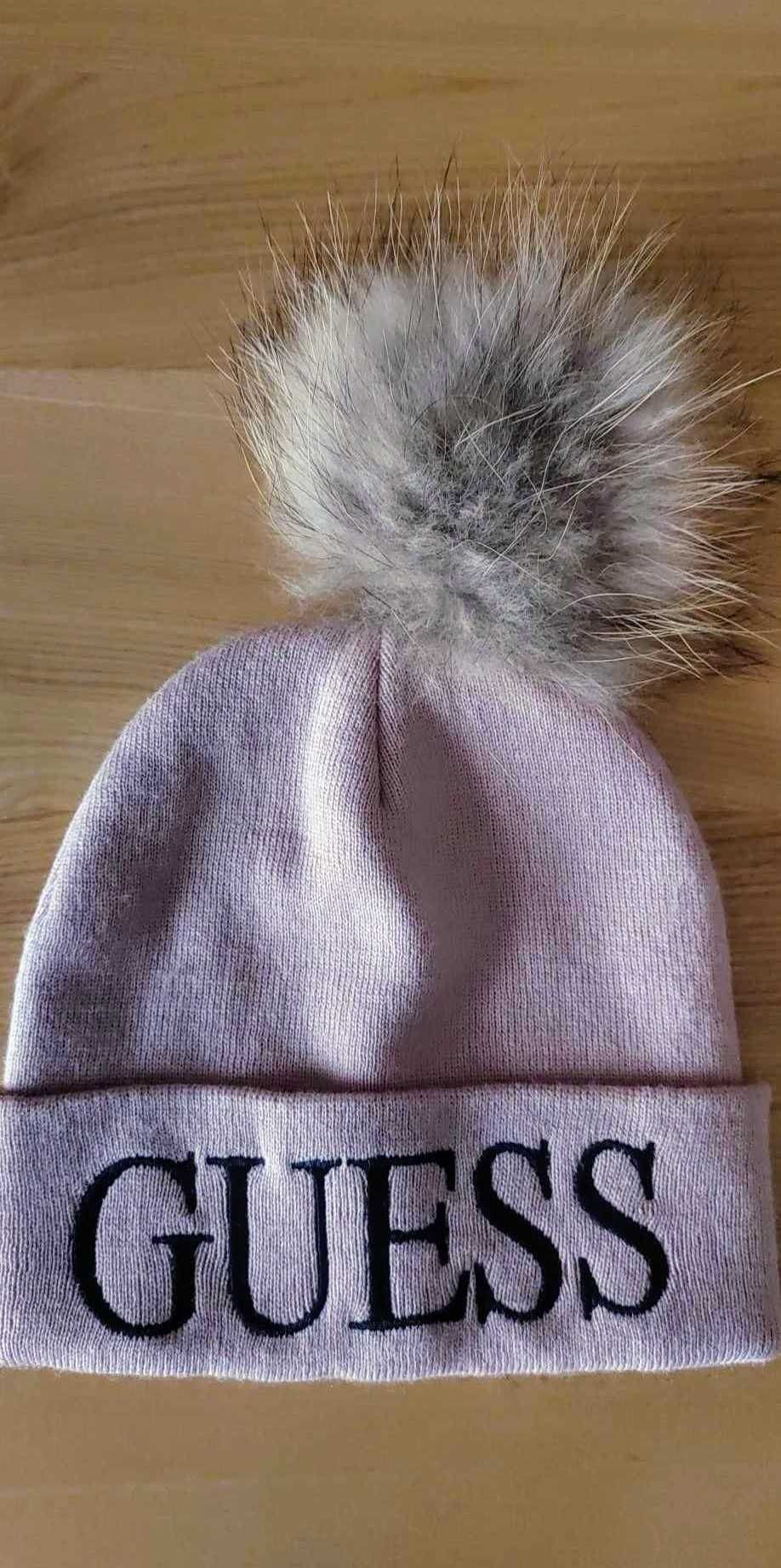 Ciepła czapka marki Guess